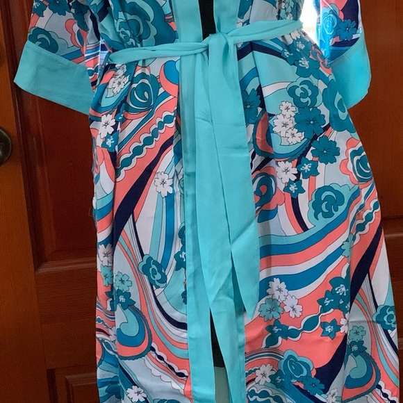 Kensie robe - Picture 2 of 3